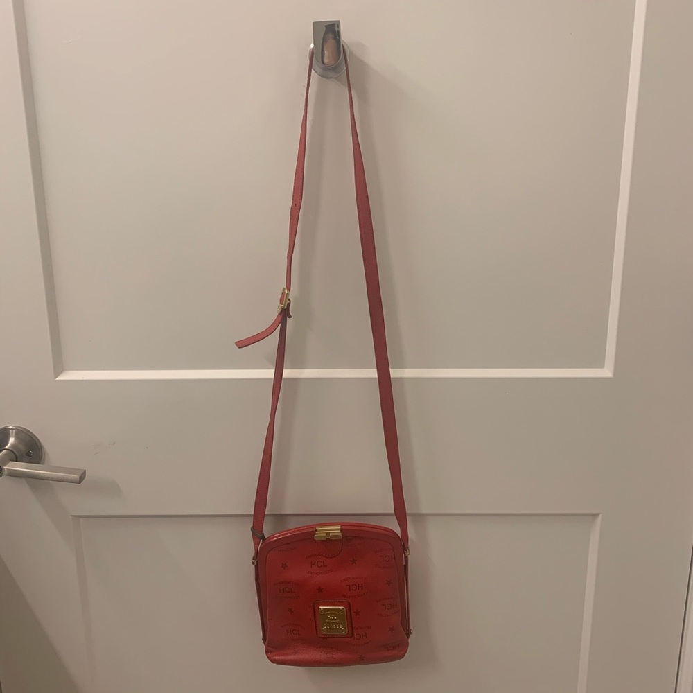 Authentic Vintage Red HCL Crossbody Bag - Picture 6 of 6